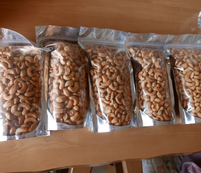 11日　夕方、5日前に注文していたカシュナッが届きました。<br />500ｇ150Ｂ×5袋　750Ｂ　　　送料100Ｂ　合計850B　≒　2975円<br />晩酌で最後に飲む赤ワインの摘みです。これで5ケ月は心配ないでしょう。