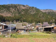 福知山9:55→日吉10:52
日吉11:10→北（かやぶきの里）12:00

日吉駅からバスに乗り、かやぶきの里に来ました。