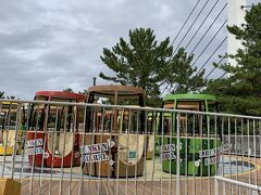 ムスメちゃんが遊園地でも遊びたい！というので、一つだけという約束で「ドランケンバレル」に乗りました。けっこうグルグル回りました。