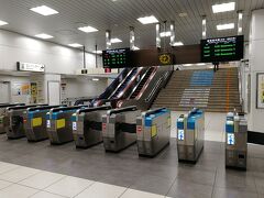 静岡駅にとうちゃくー。在来線側は改札機が１４基もあるので、結構利用客多いんですかねー。