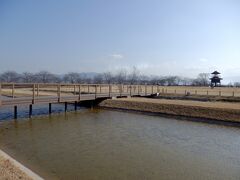 　　　　　　　いざ！　2000年前のムラ(跡)へ！