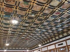 最初に、永平寺の修行僧の方から永平寺拝観についての注意事項と簡単な説明を聞いてから、各自拝観に入ります。

まずは傘松閣です。