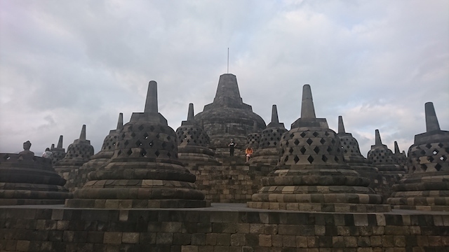 今回は残念ながら曇りでしたが<br />古代の人々の足跡を感じながら<br />時間って繋がってるんだなぁって<br />しみじみ...