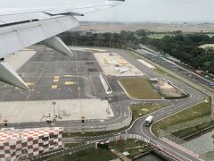 １３：２０チャンギ国際空港到着
３時間２０分なんてあっという間です。
夫は、長くてダメだとぼやいておりましたが・・・
