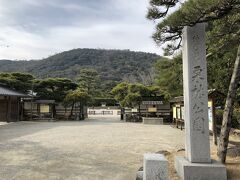 14:00頃、時間調整で栗林公園に立ち寄ります。