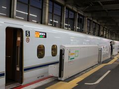 17:30頃 広島駅で、ちょっと新幹線のホームに降りてみました・・