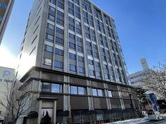 ホテル選びには迷いに迷った！
急遽、キロロから札幌に変更したのでどこが良いのやら？

12月インタコ万座の古さに閉口してしまった。。。
やはり、宿は新しい所！って事でこちらにしました。

ONSEN RYOKAN由縁札幌

天然温泉に入れるのです♪