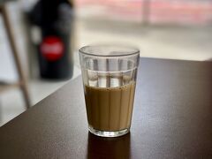 【とある週末の朝一番、一人でボォ～っとする】

「Café com leite（ブラジル式のミルクコーヒー）」

ああ～、気持ちがいい...