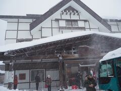 さすが豪雪地帯。
まだ降り始めなのに、しっかり積もっていた。