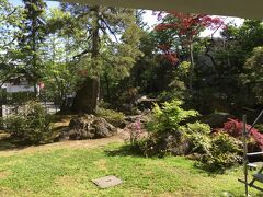 弘前滞在最終日の朝です

大鰐温泉不二やホテルの庭です