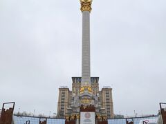 翌朝からキーウ観光スタート！

中心部の独立広場から主な観光スポットを巡ります。