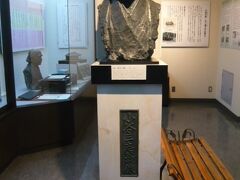 鳩ケ谷の郷土資料館の展示です。

小谷三志氏の胸像です。
小谷三志氏の墓は、地蔵院にあります。

いつ頃の頃の胸像だったか失念してしまいました。
申し訳ありません。