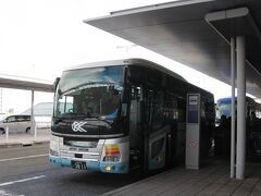 2017年1月15日（土）
大阪・梅田の新阪急ホテルから大阪空港交通のリムジンバスに乗車し、午前9時頃に関西国際空港第1ターミナルに到着しました。