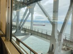 マリンライナーで岡山駅に向かいます。