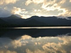 屈斜路湖　和琴半島から見た夕陽です。