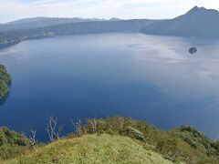 第三展望台から見た摩周湖です。摩周湖にはいくつか展望台がありますが、ここが一番眺めが良かったです。