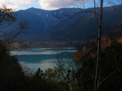 なつかしのオコタンペ湖。
北海道３大秘湖のひとつといわれていて対岸まで歩いて行きその美しさに感動したことを今も覚えている。