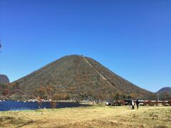 榛名湖畔の原っぱ
１２：００（ピクニック・テーブルで昼食）