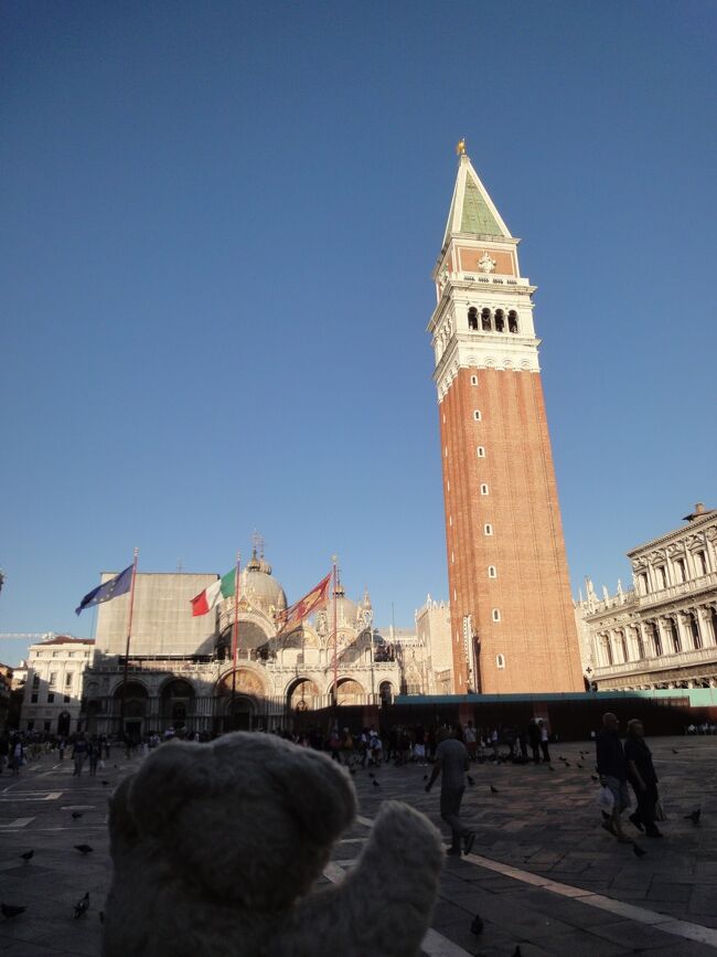 この鐘楼に登ります