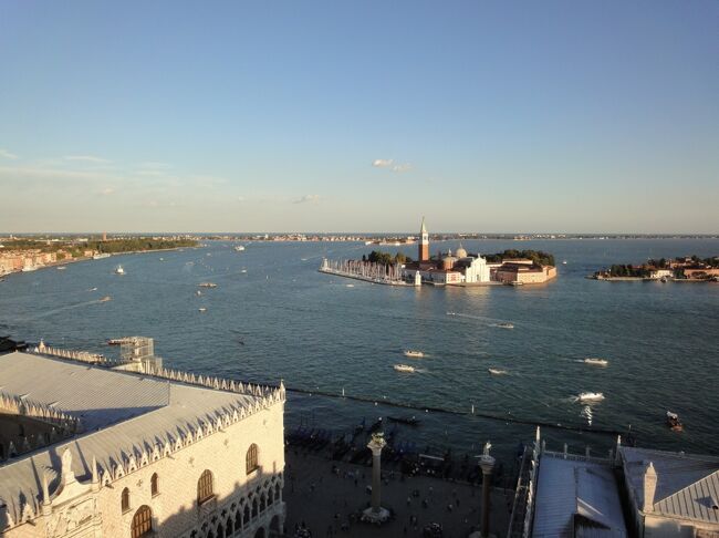 サン・マルコ小広場のほぼ正面にサン・ジョルジョ・マッジョーレ島