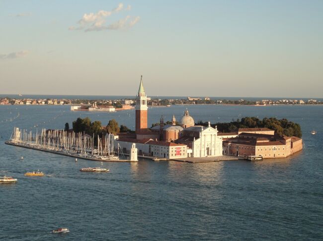 その島のサン・ジョルジョ・マッジョーレ教会<br />