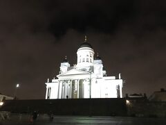ヘルシンキ大聖堂の前を通過。ここはまた後日来る予定。