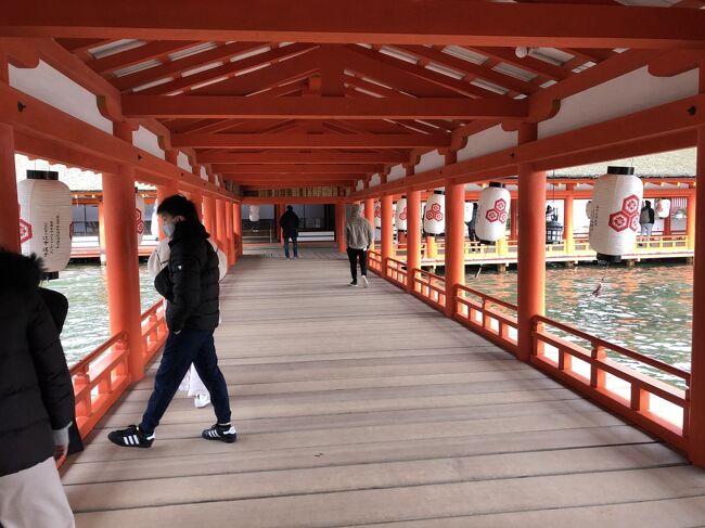 お昼前だったので、まだ人出は少なかったです。