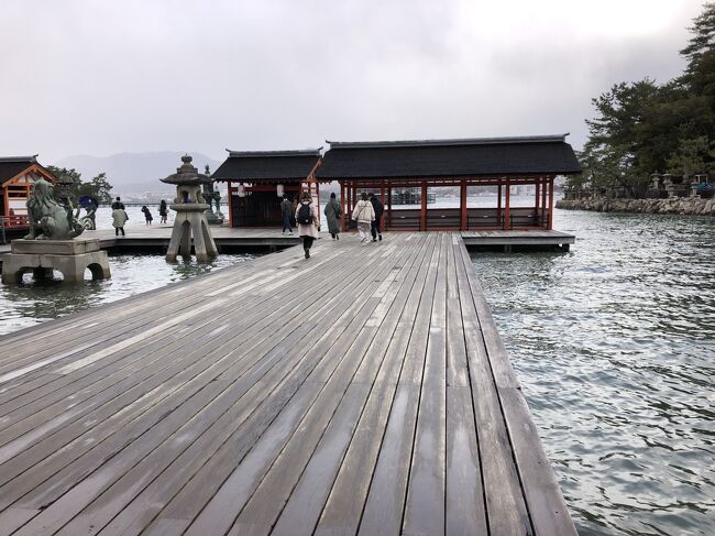 境内を歩きます。