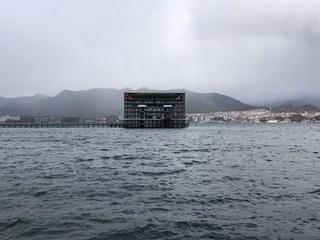 修復中の大鳥居です。