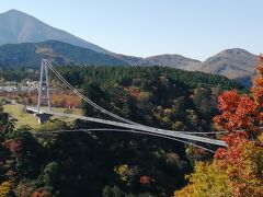 渡り切って、北方側の展望台から見た風景。
この日はいい天気で、遠くの山までよく見えました。