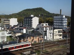 旅の四日目　ホテルの窓から見える畝傍山
今日も天気がよさそうです。
