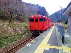 駅舎でなく待合室だと思う