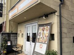 東大路通りを下ってブラウニー ブレッド＆ベーグルズへ。
パンもありますが、ベーグルが美味しいとのこと。