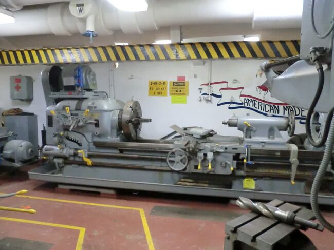 ミズーリ：25年前まで現役だったので内部は近代化されてました。旋盤なども設置されてました。