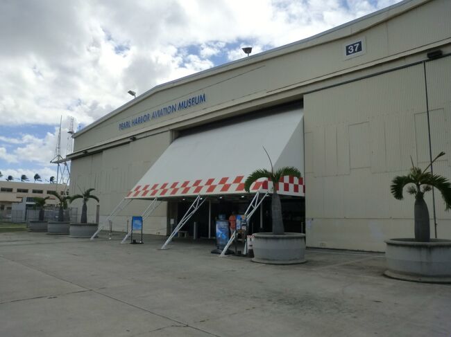 太平洋航空博物館：帰りのバスを途中下車して、入り口。