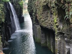 高千穂峡
1934年(昭和9年)11月、国の名勝・天然記念物に指定されているそうです。