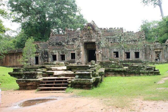 プリア・カーン<br />王が宴会を開く場所である、舞台形式の建物。