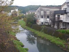 　お詣りを終えて窪川の街に戻ります。街を流れる名もなき小川に心癒されます。懐かしい古き日本の風景がありました。