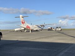 奄美空港へと戻ってきました。次に乗る飛行機の、ハイビスカス号が待機しております。これに乗って、奄美ー鹿児島と本日最後のフライトです。
