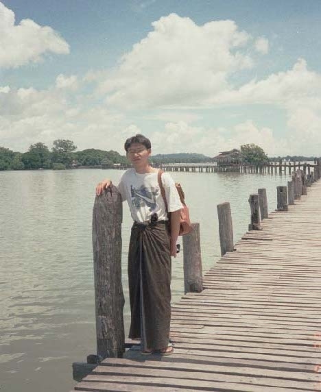 マンダレーの南にあるサガインに行ってみた。<br />水辺の観光地で風光明媚な場所だった。