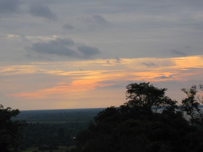 「プノンバケン」からの夕陽の景色を楽しみに来ています。