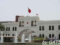 市内にあるバーレーン門。
この付近は活気があった。
でも、１時間で終了。