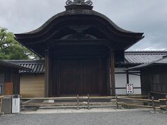 嵐山からは嵐電とバスを乗り継いで金閣寺にやってきました。

