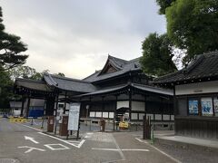 次に訪れたのは、平安神宮の西側にある京都市武道センター＝旧武徳殿です。

武徳殿は、明治時代に日本の武道振興は図るために結成された大日本武徳会の道場として造られたものです。

設計者は京都府庁や京都ハリストス教会、大阪の武田薬品本社などを手掛けた松室重光です。

