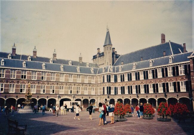1987年のオランダとベルギーのプリント写真』アムステルダム