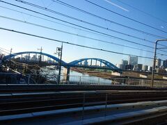 この日は東急東横線で多摩川を渡る。

仕事以外で都内に入るのは久しぶり。