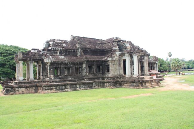 アンコールワットの図書館。