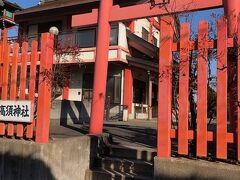 電停のすぐ近くにある高須神社です