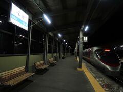 松山駅から40分弱で今治駅に到着。