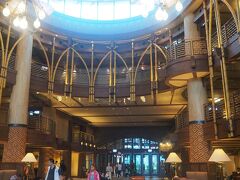 尖沙咀から30分足らずでディズニー到着。
料金は3000円しないくらい。安いです。
本日のお宿、Disney Explorers Lodgeに荷物を預けます。